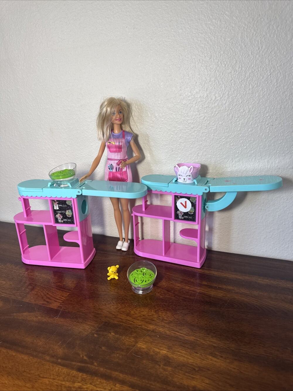 Mattel Barbie You Can Be Anything Florist Doll & Flower Shop Playset Parts